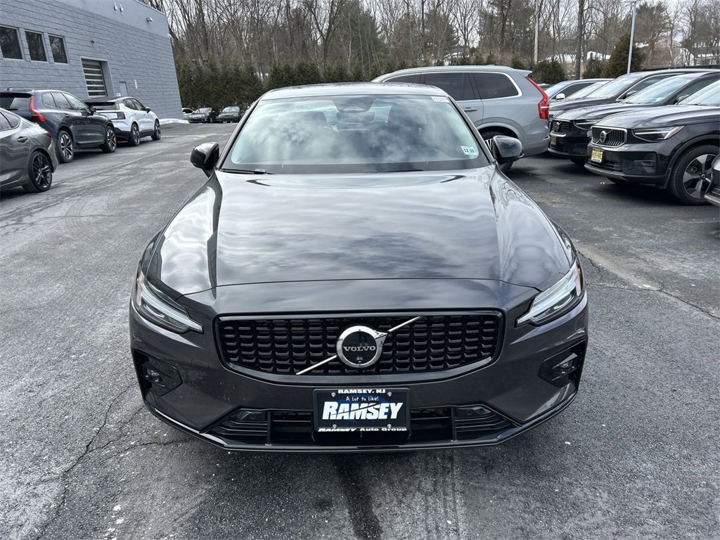Certified 2025 Volvo S60 B5 Plus image 3