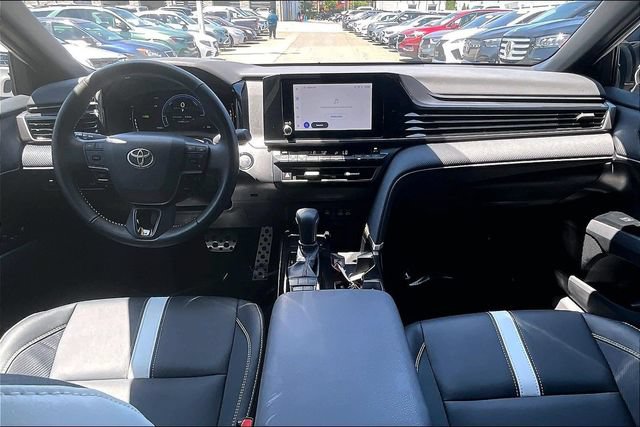 Used 2026 Toyota Camry SE FWD image 11
