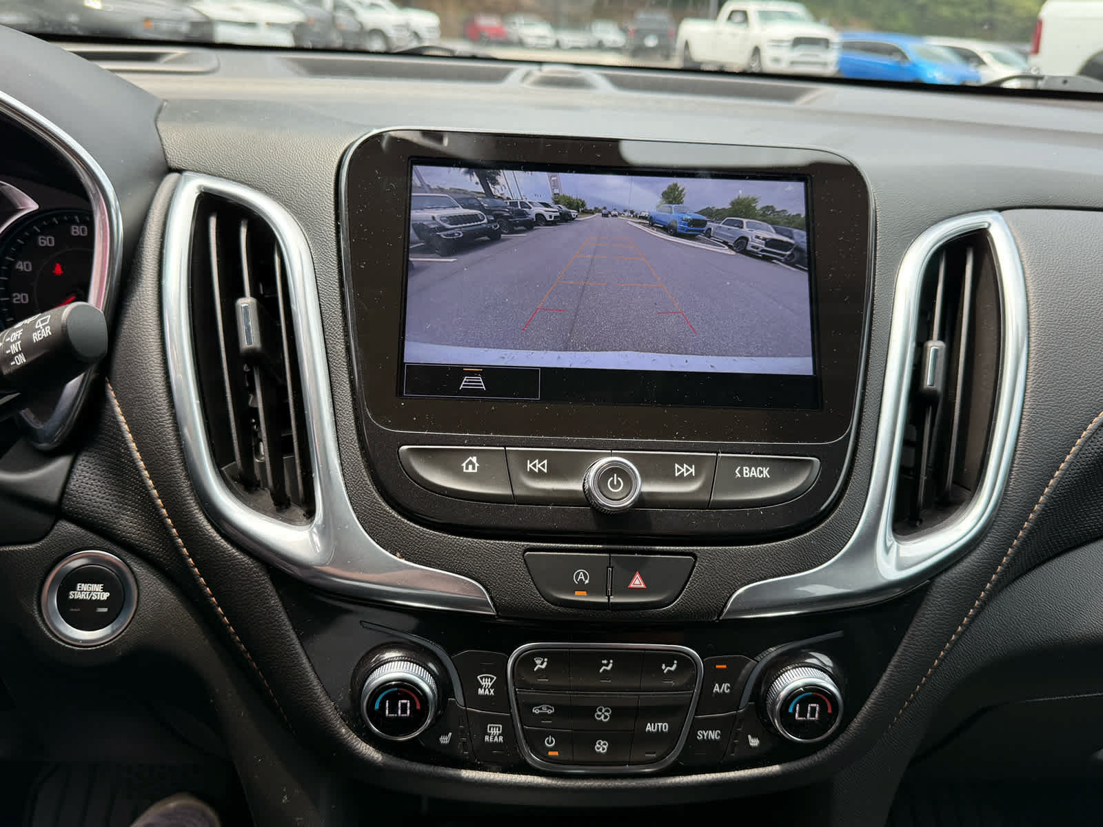 Used 2022 Chevrolet Equinox Premier AWD/4WD image 18