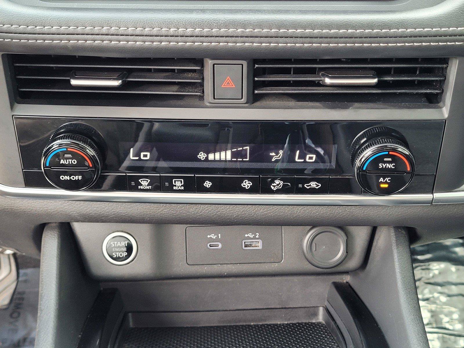 Used 2023 Nissan Rogue SV AWD/4WD image 24
