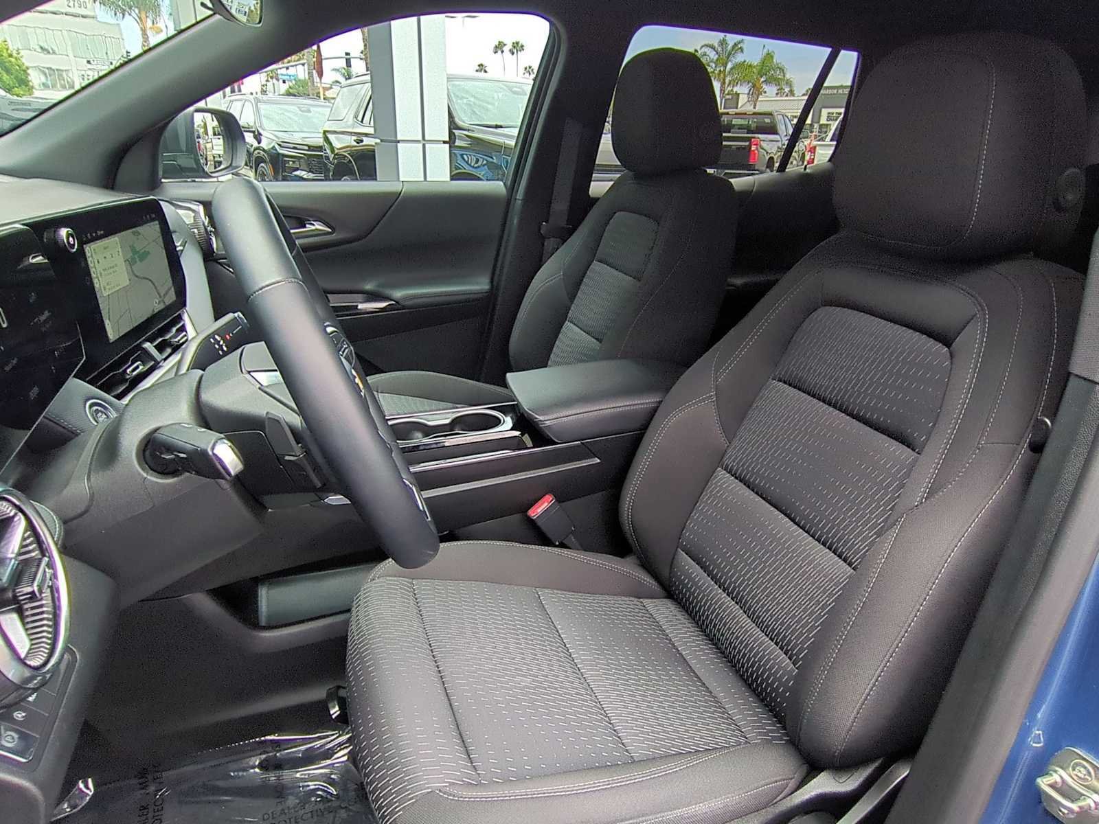 Used 2025 Chevrolet Equinox LT FWD image 23