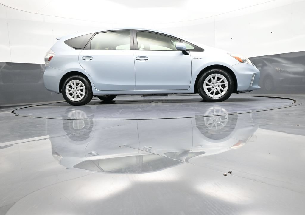 Used 2012 Toyota Prius V Three FWD image 28