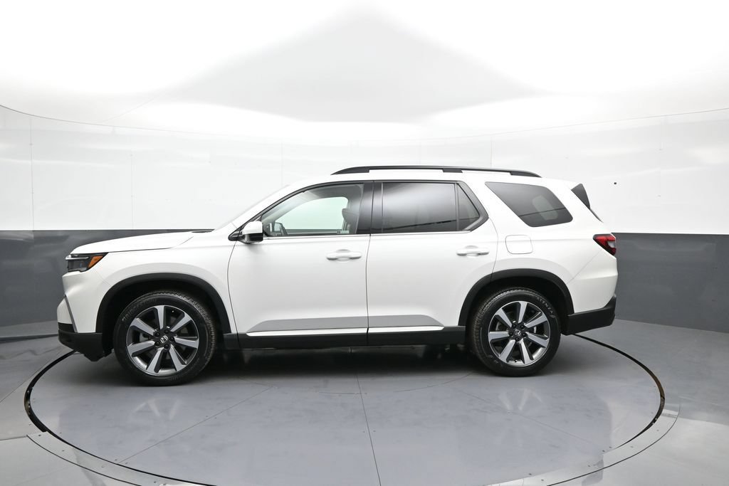 Certified 2024 Honda Pilot Touring image 9