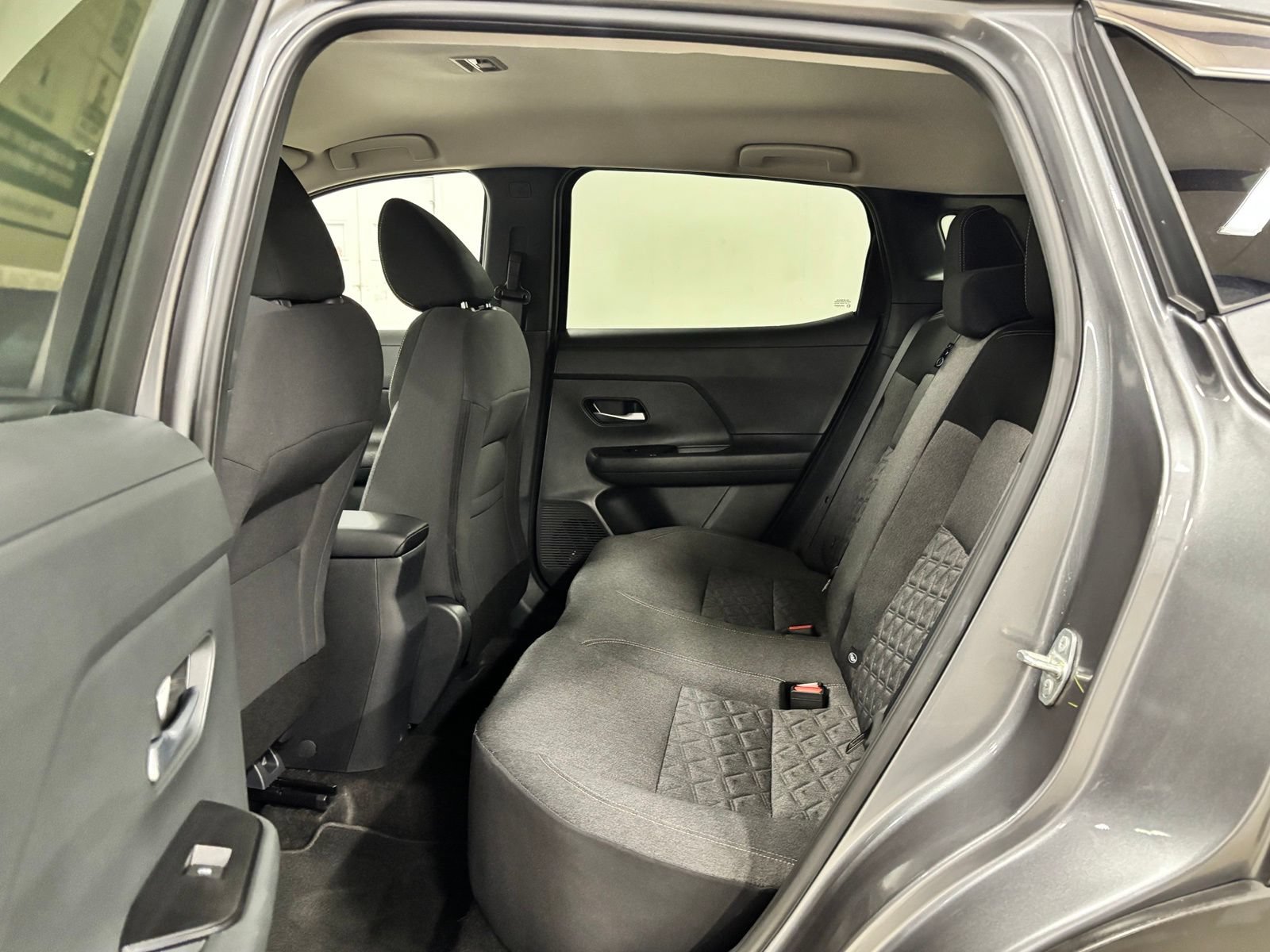 Used 2025 Nissan Kicks SV FWD image 19
