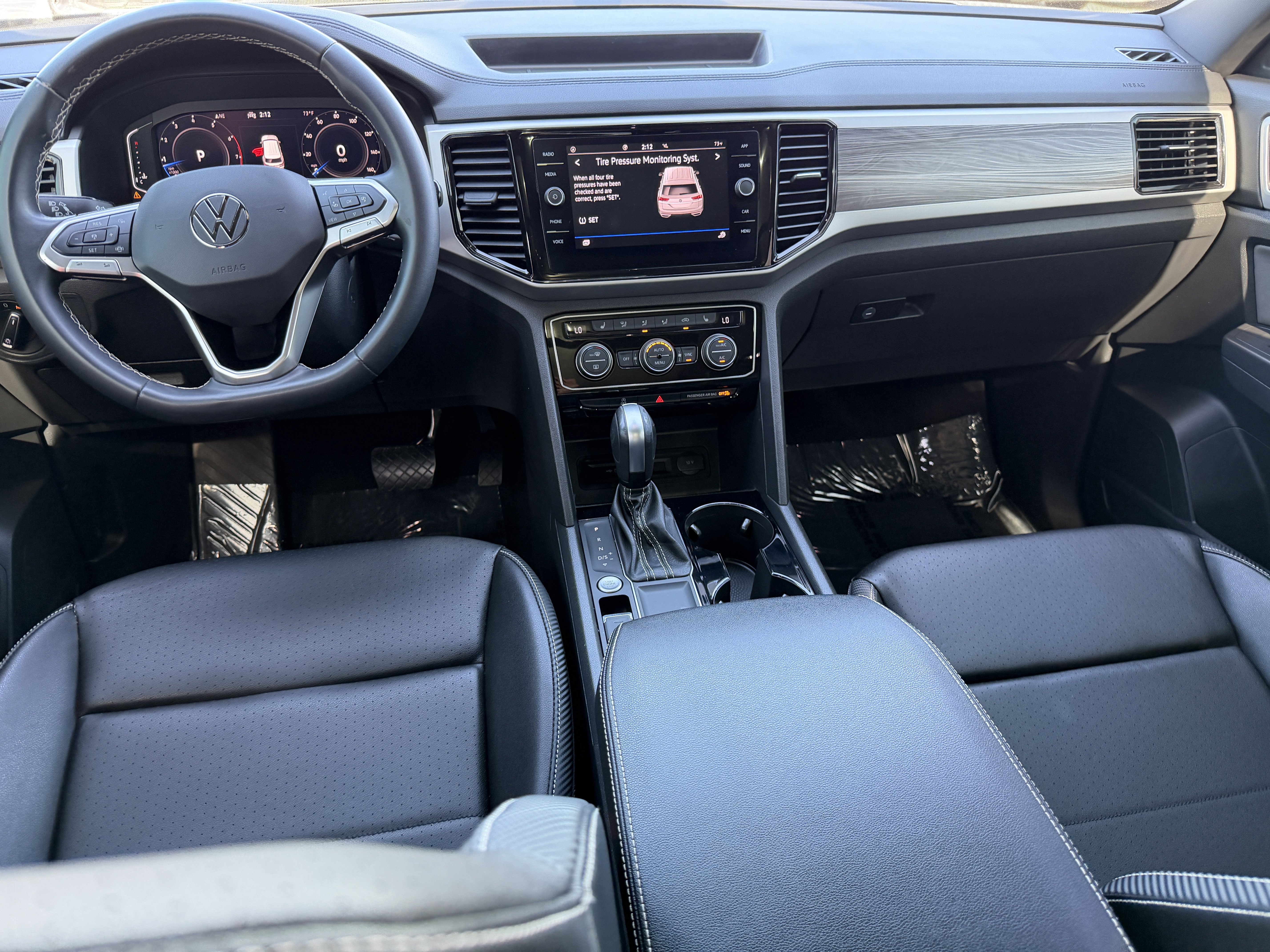 Certified 2023 Volkswagen Atlas Cross Sport SE w/ Panoramic Sunroof Package image 13