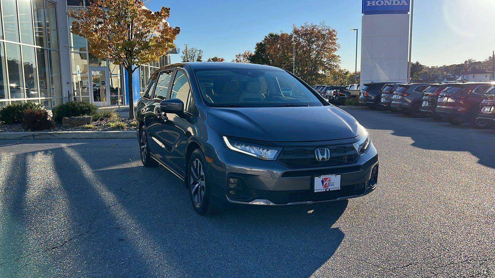 Certified 2025 Honda Odyssey EX-L image 1
