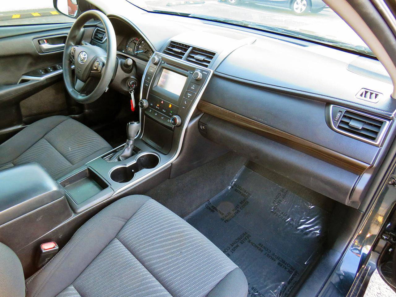 Used 2015 Toyota Camry LE image 20