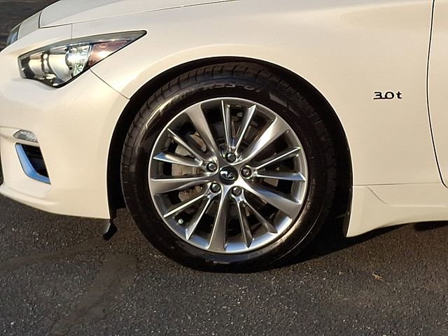 Used 2018 INFINITI Q50 Luxe w/ Essential Package (3.0T Luxe) image 8