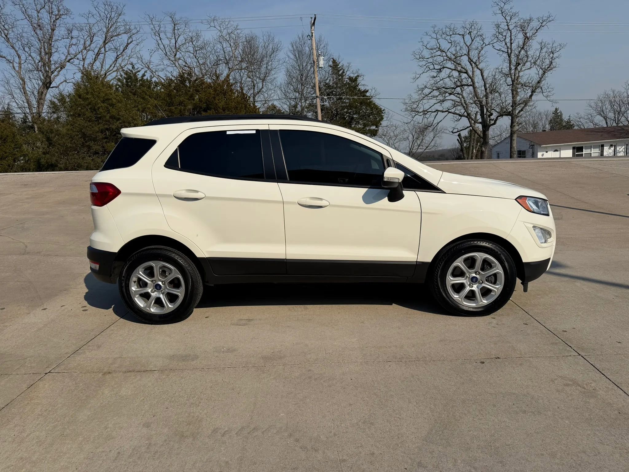 Used 2021 Ford EcoSport SE image 2
