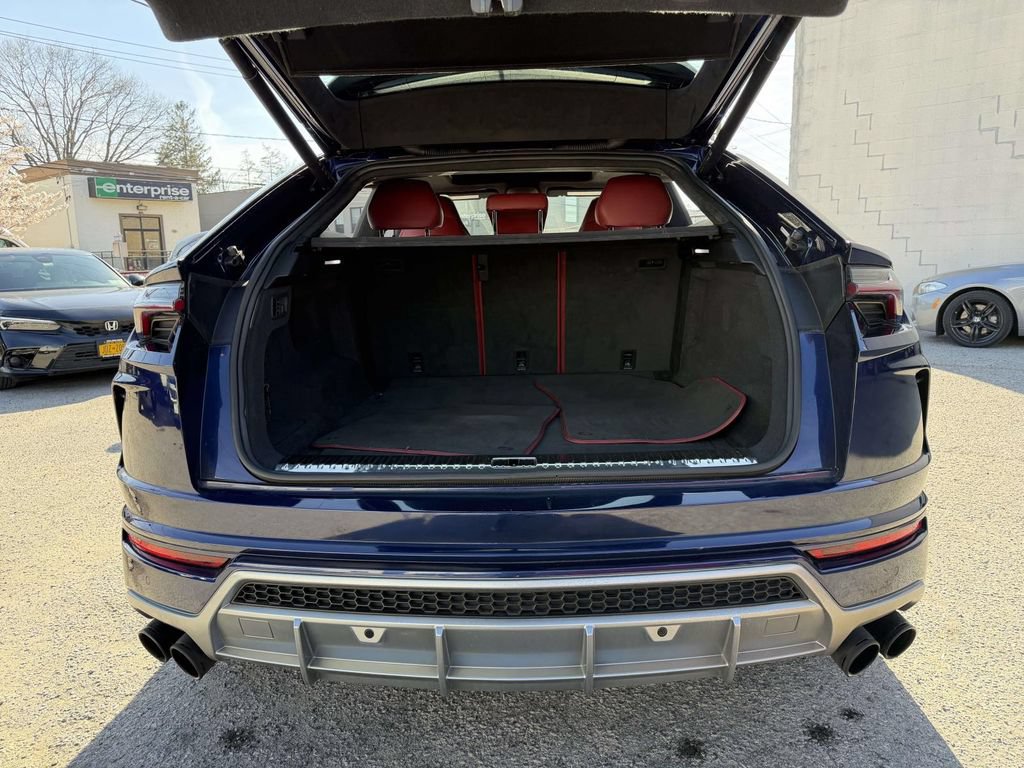Used 2022 Lamborghini Urus AWD/4WD image 20