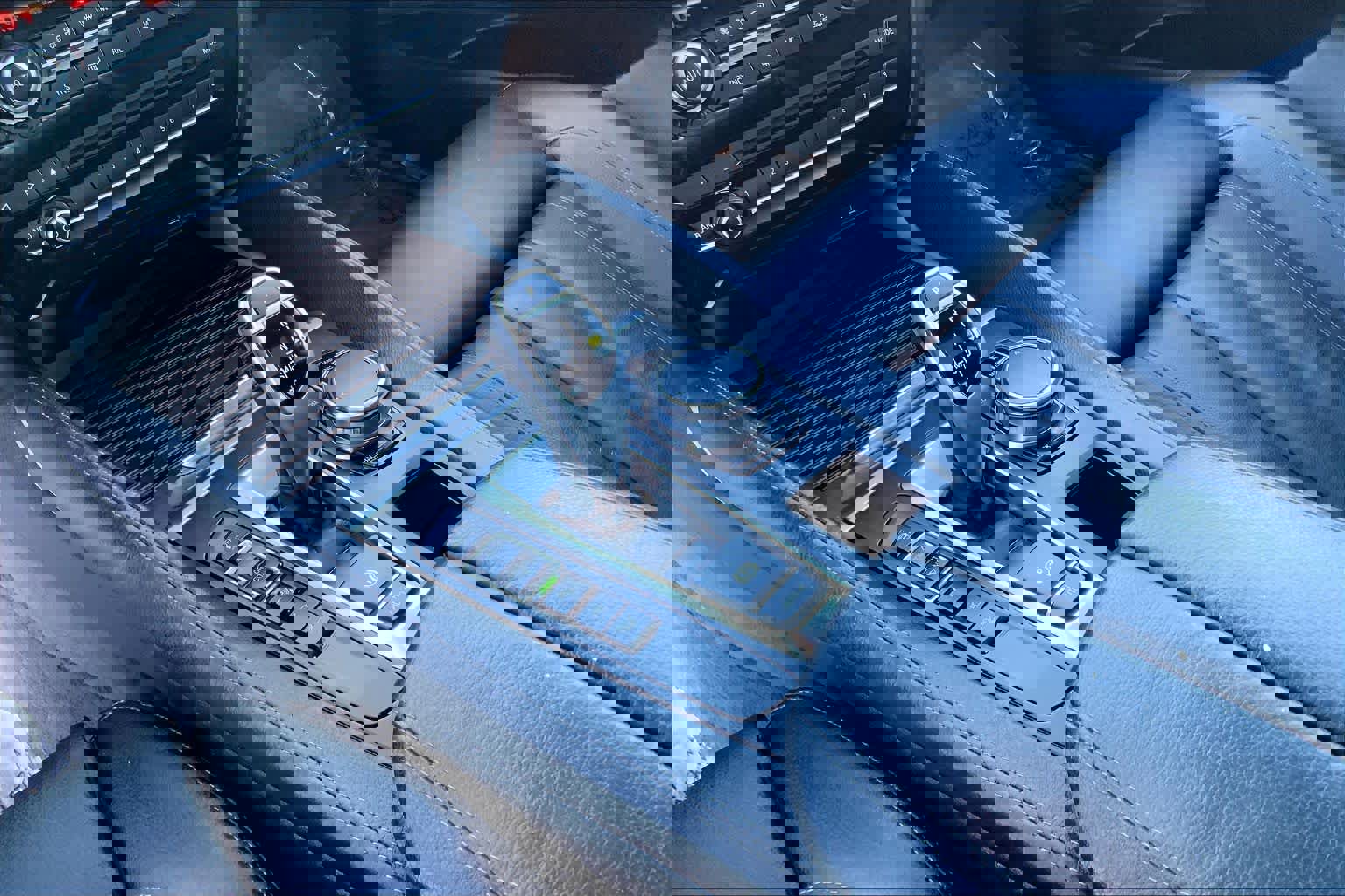 Used 2018 BMW X6 xDrive35i image 16