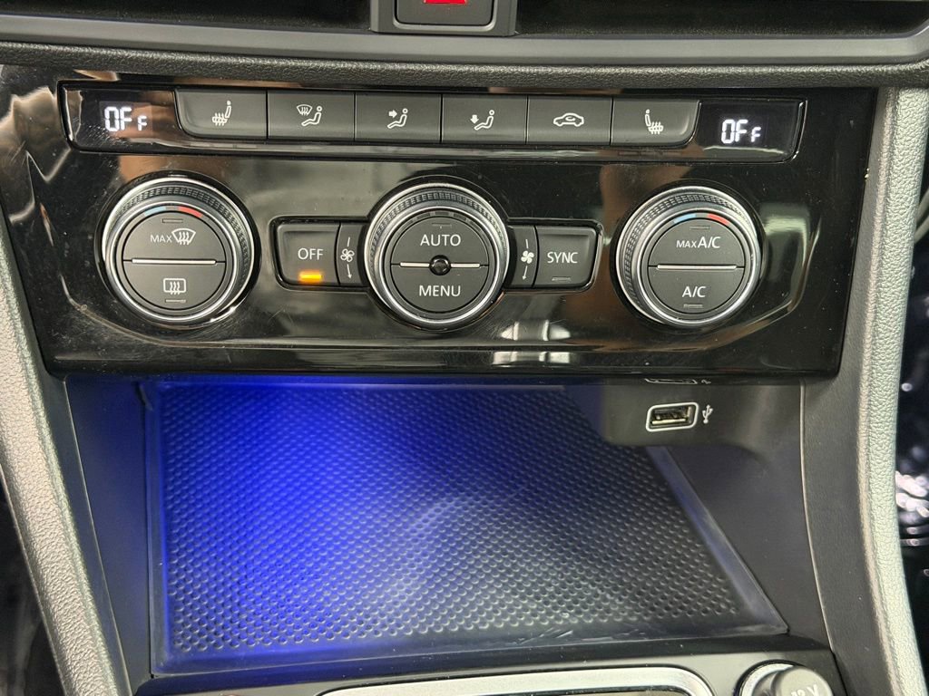 Used 2019 Volkswagen Jetta GLI FWD image 34