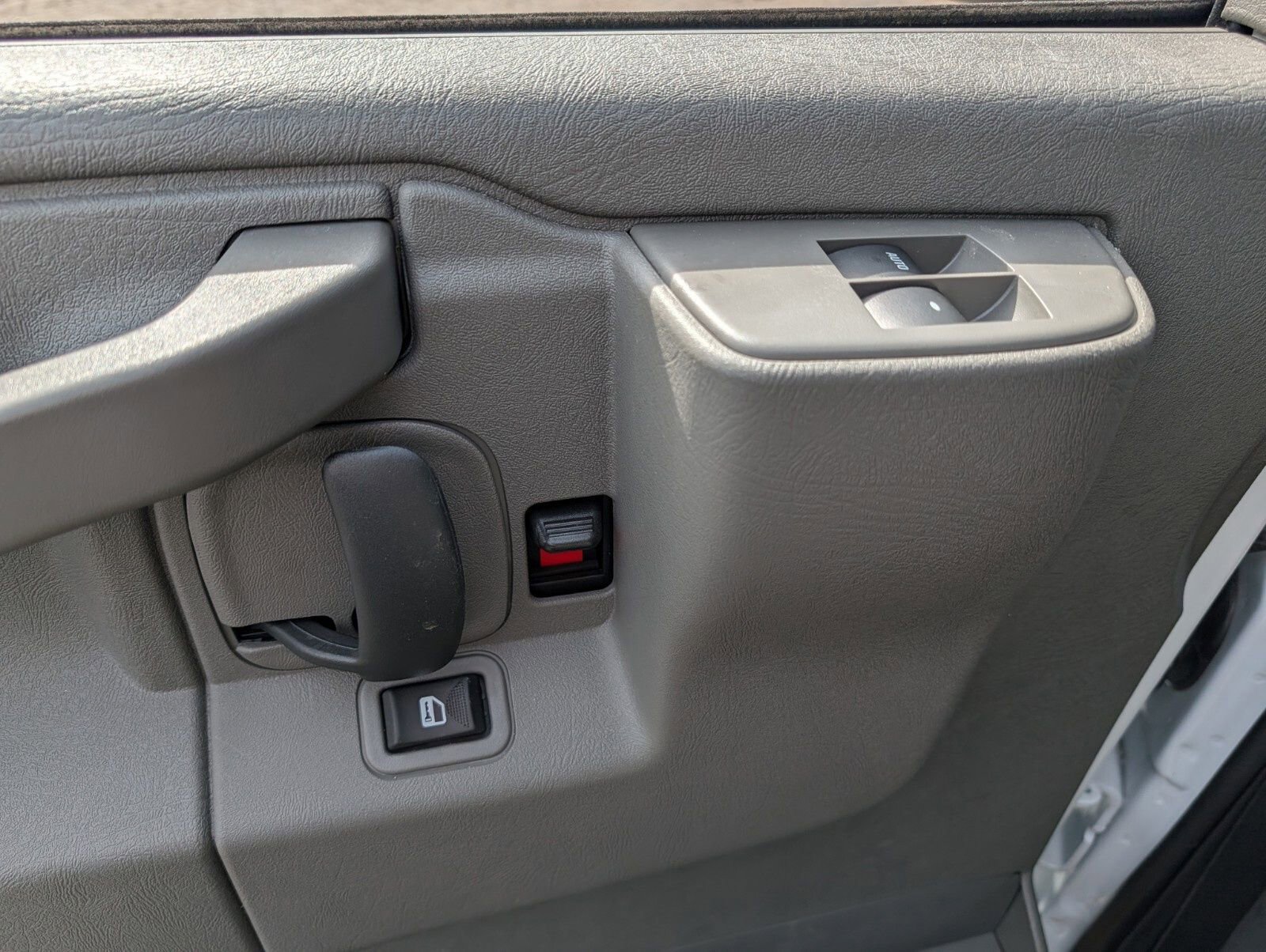 New 2026 Chevrolet Express 3500 w/ Power Convenience Package image 26