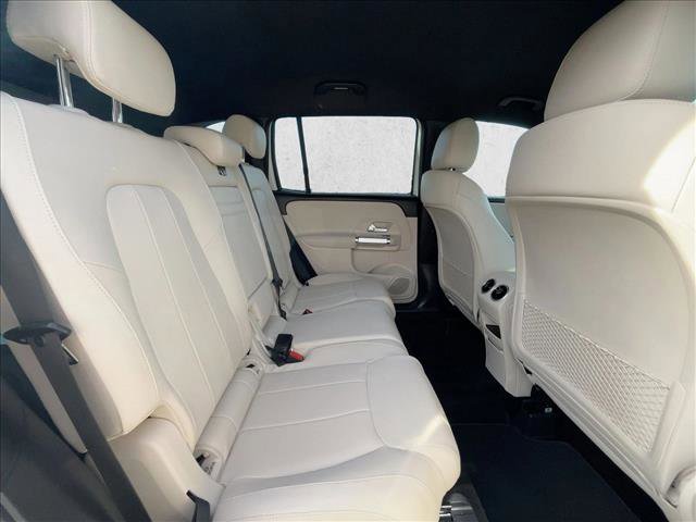 Used 2025 Mercedes-Benz GLB 250 4MATIC image 18