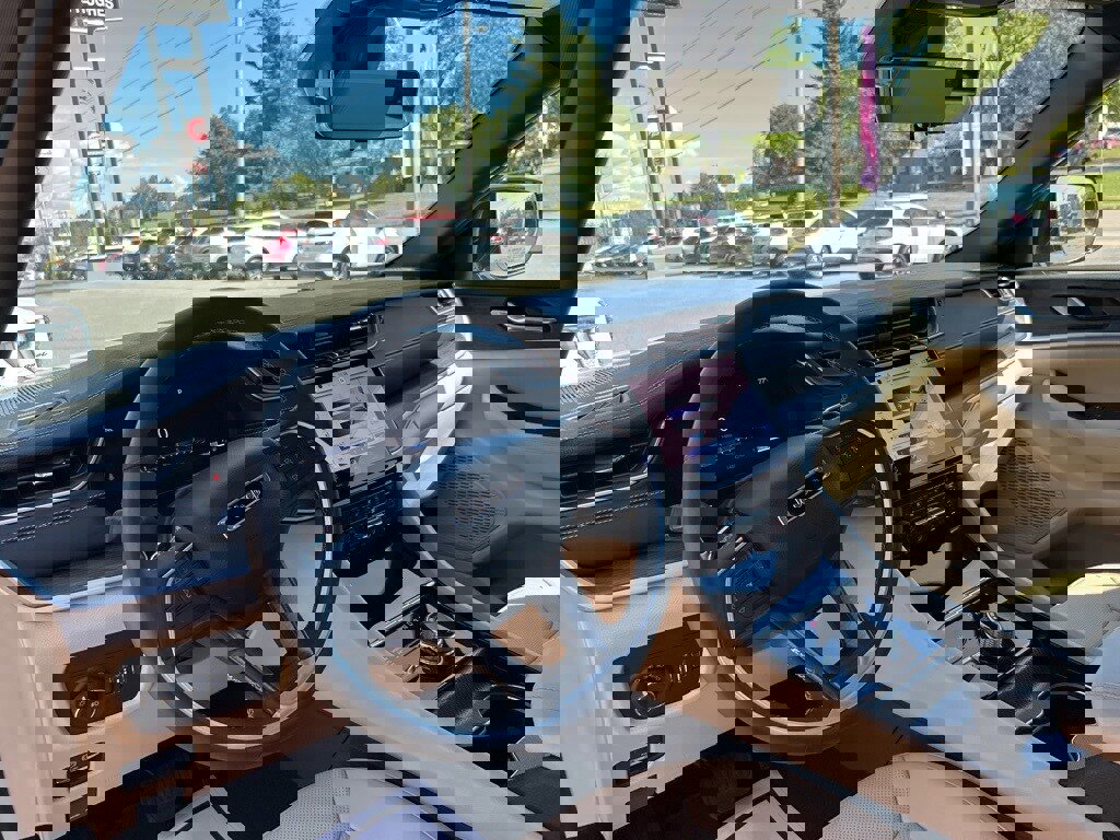 Used 2024 Jeep Grand Cherokee Limited w/ Luxury Tech Group II image 26