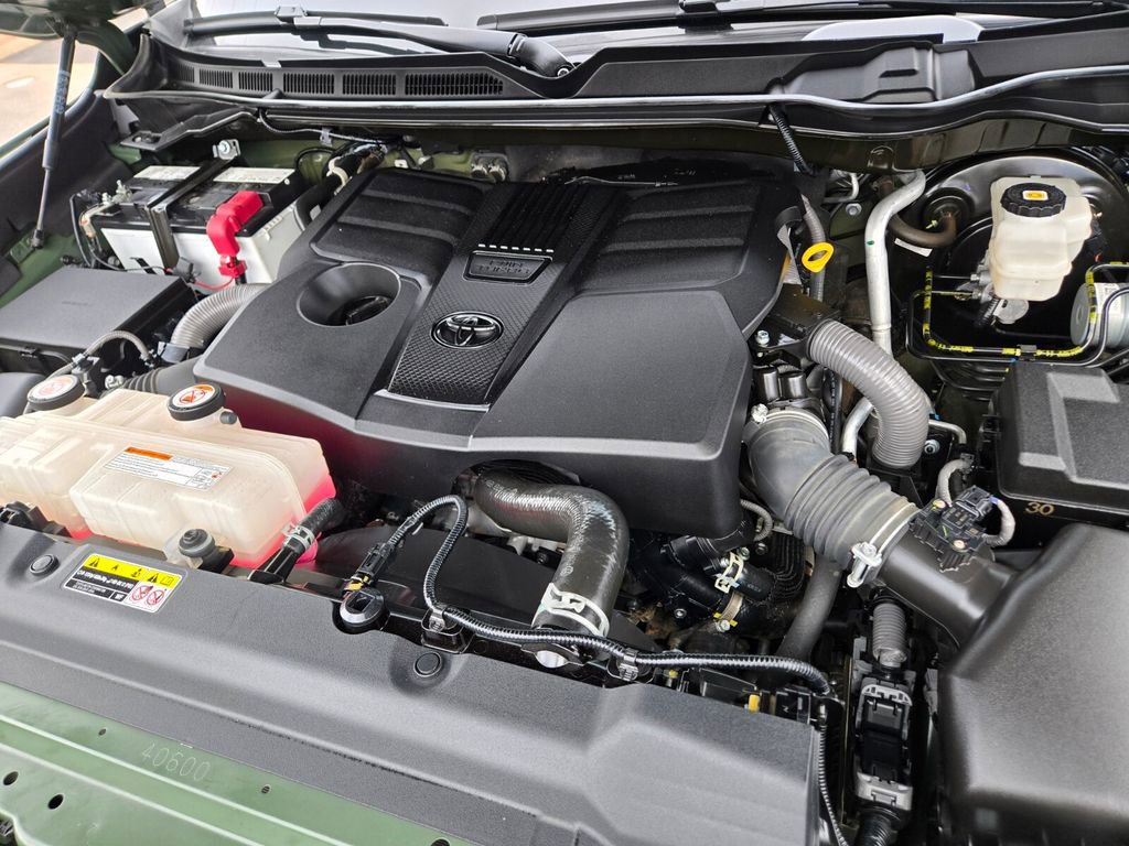 Used 2022 Toyota Tundra SR5 w/ SR5 Convenience Package image 16