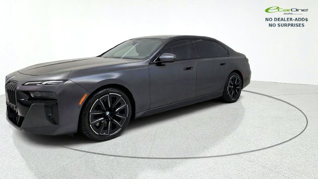 Used 2023 BMW 740i w/ Parking Assistance Package RWD image 4