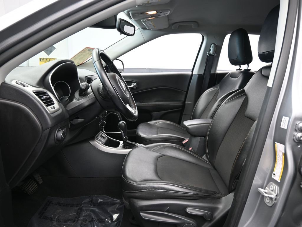 Used 2020 Jeep Compass Latitude image 11