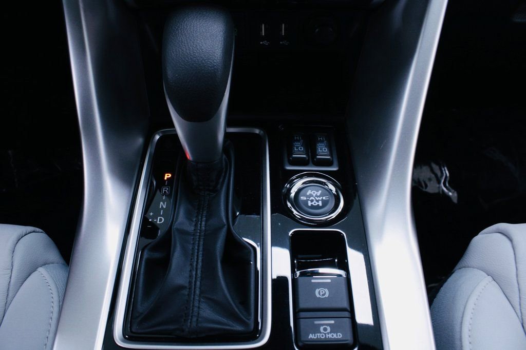 Used 2024 Mitsubishi Eclipse Cross SEL image 15