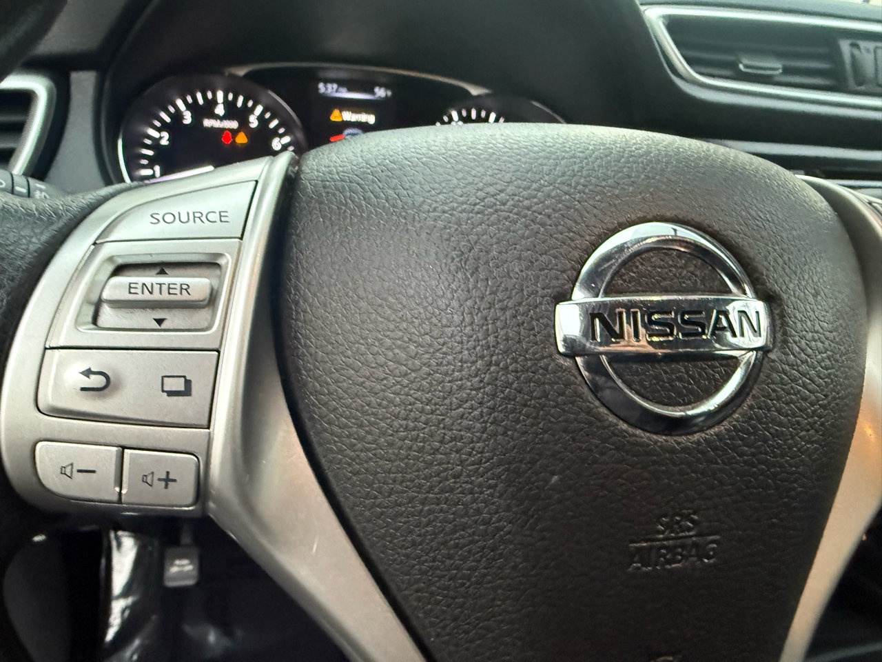 Used 2016 Nissan Rogue SV image 29