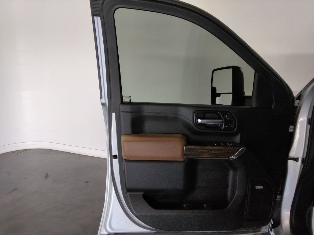 Used 2023 Chevrolet Silverado 2500 High Country w/ Technology Package image 32