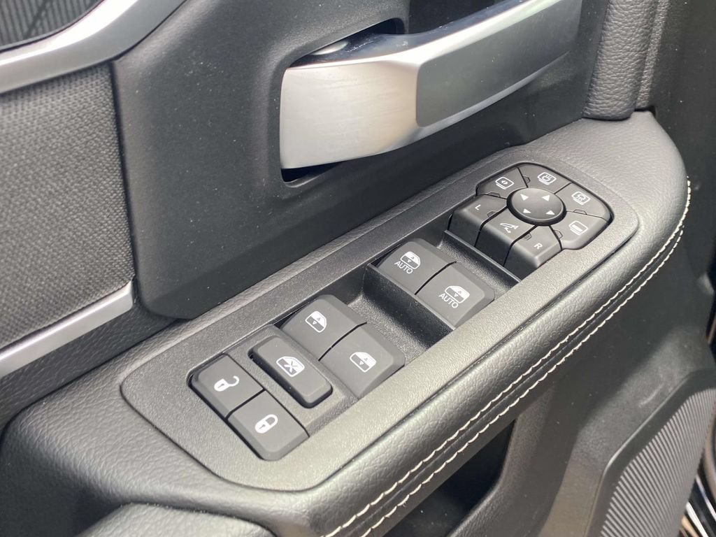 New 2026 RAM 2500 Big Horn AWD/4WD image 15