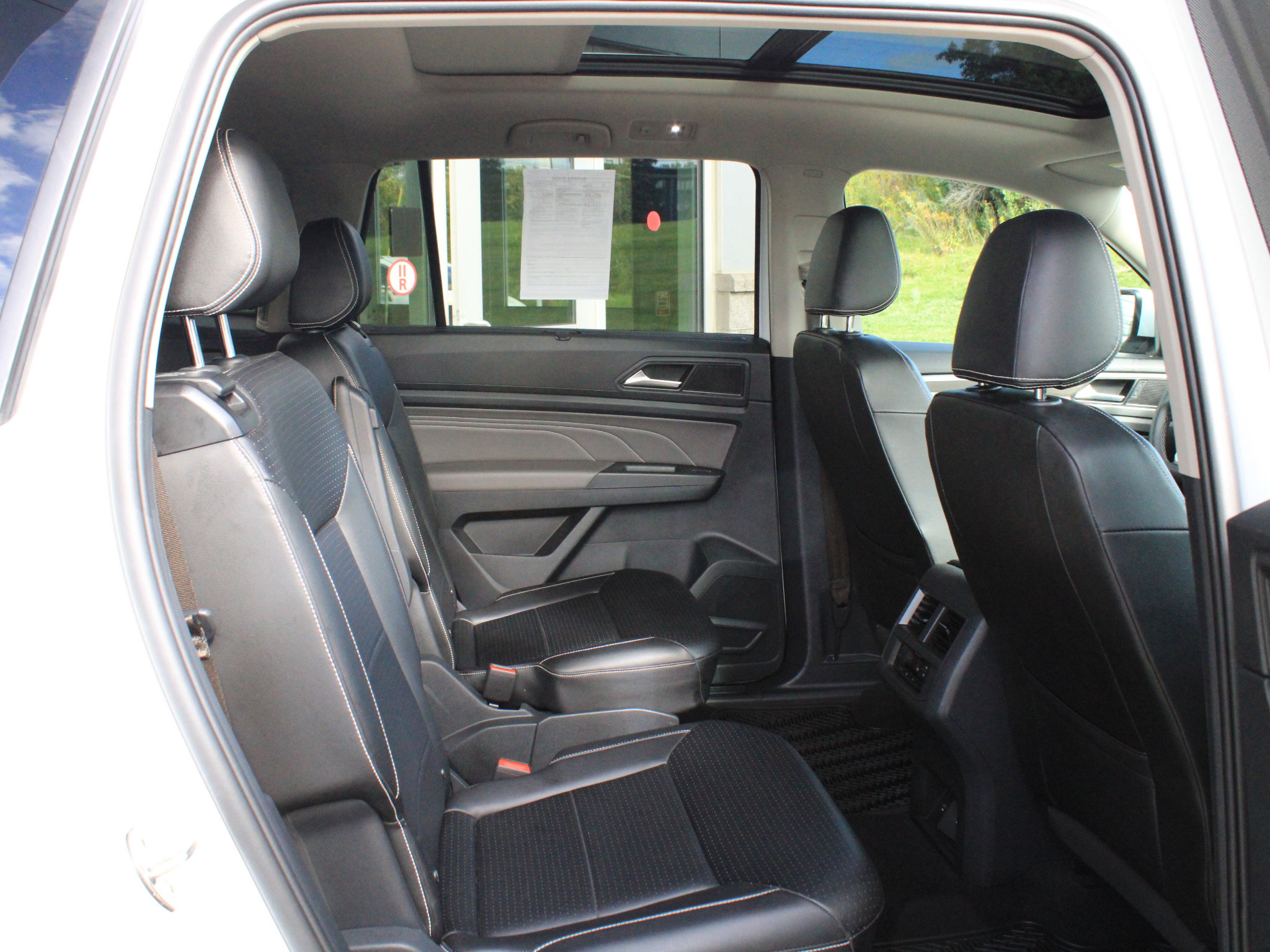 Used 2023 Volkswagen Atlas SEL AWD/4WD image 29