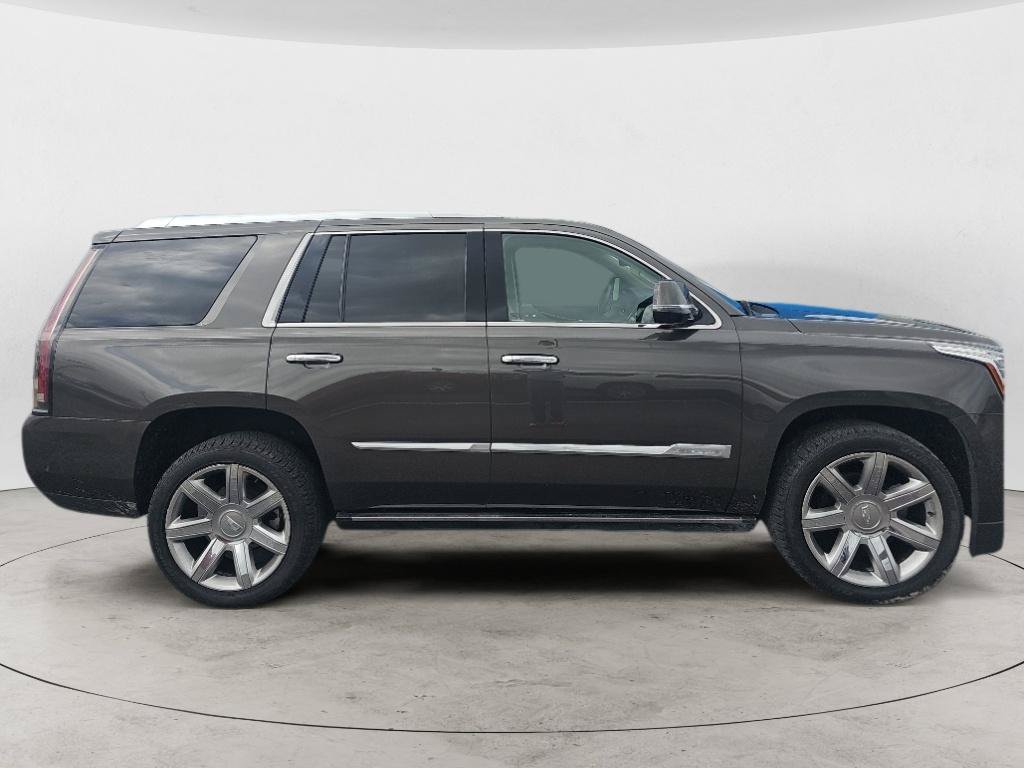 Used 2020 Cadillac Escalade Premium Luxury AWD/4WD image 2