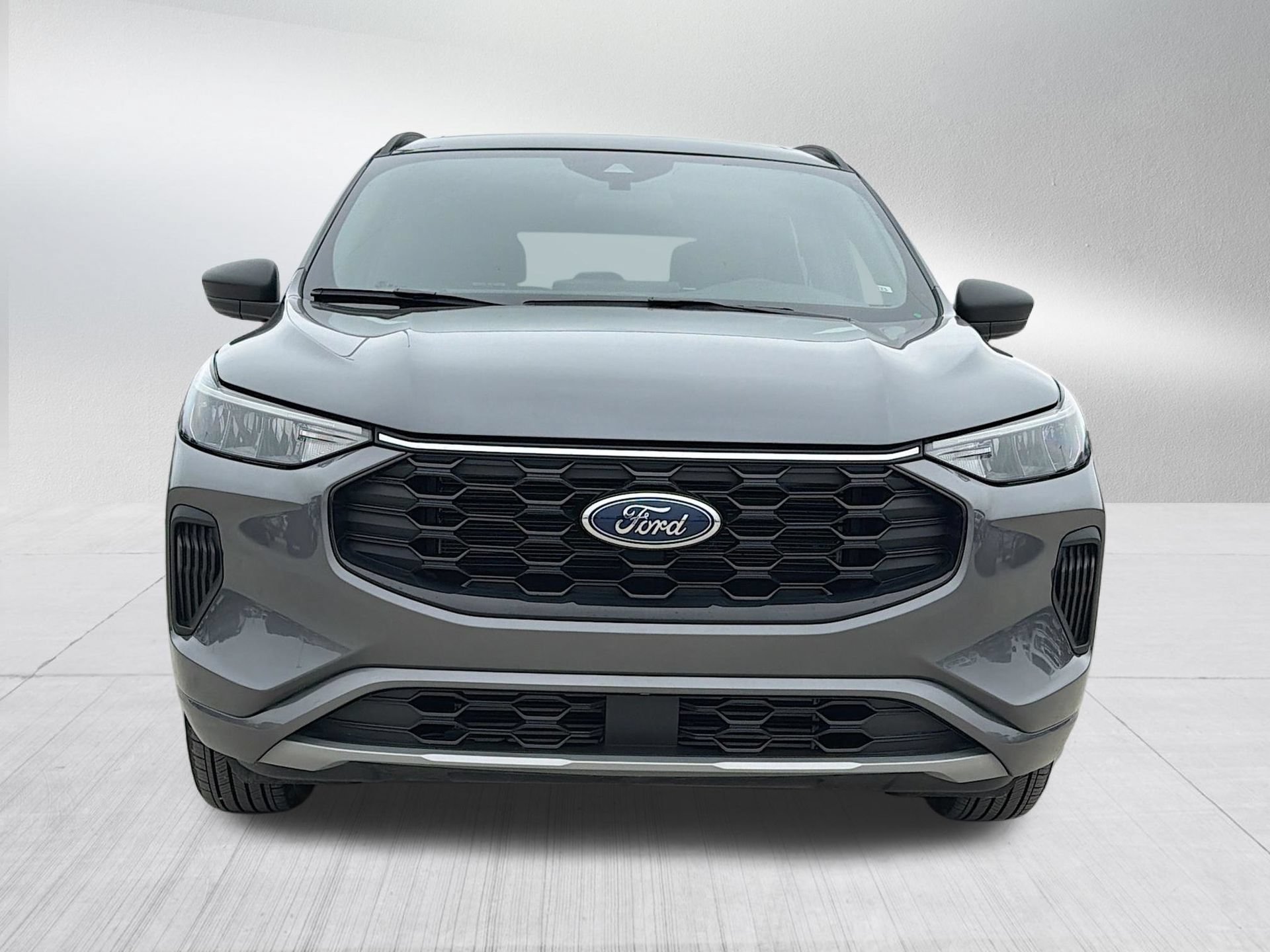 Used 2024 Ford Escape ST-Line w/ Tech Pack #1 AWD/4WD image 2