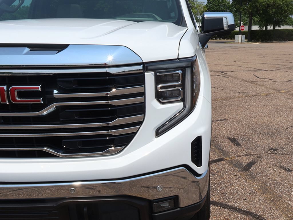 Used 2022 GMC Sierra 1500 SLT w/ SLT Convenience Package AWD/4WD image 19