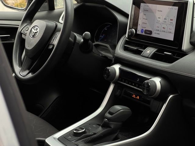 Used 2023 Toyota RAV4 XLE image 12