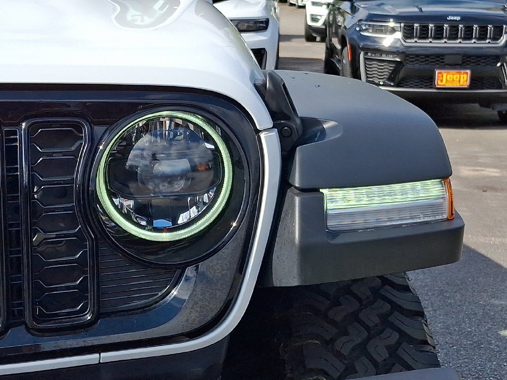 Certified 2025 Jeep Wrangler Sport AWD/4WD image 9