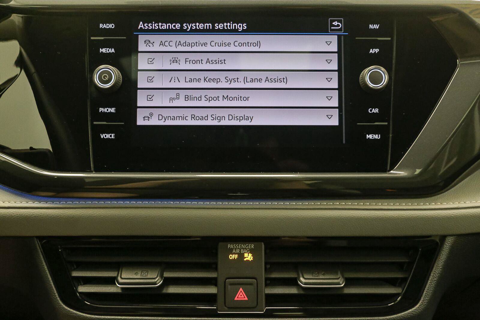 Certified 2024 Volkswagen Taos SEL AWD/4WD image 33