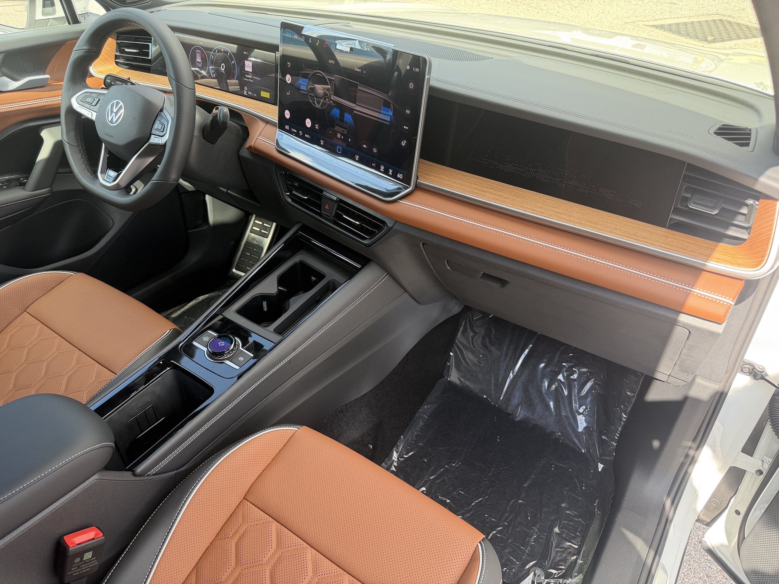 New 2026 Volkswagen Tiguan SEL R-Line AWD/4WD image 13