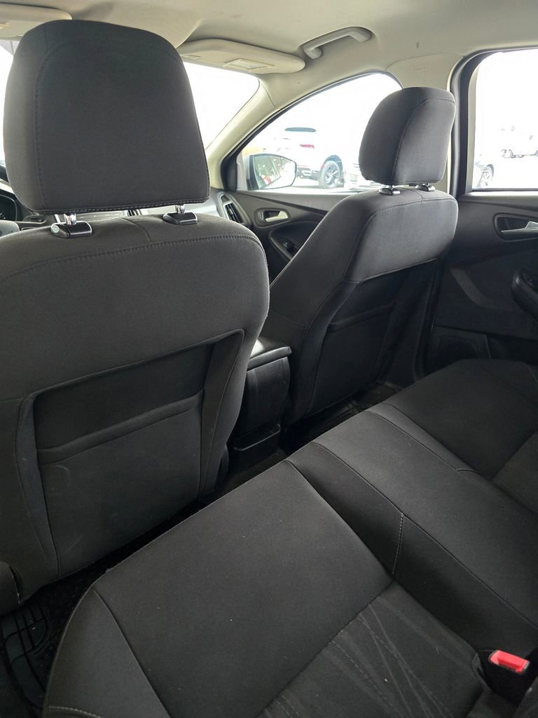 Used 2016 Ford Focus SE image 16