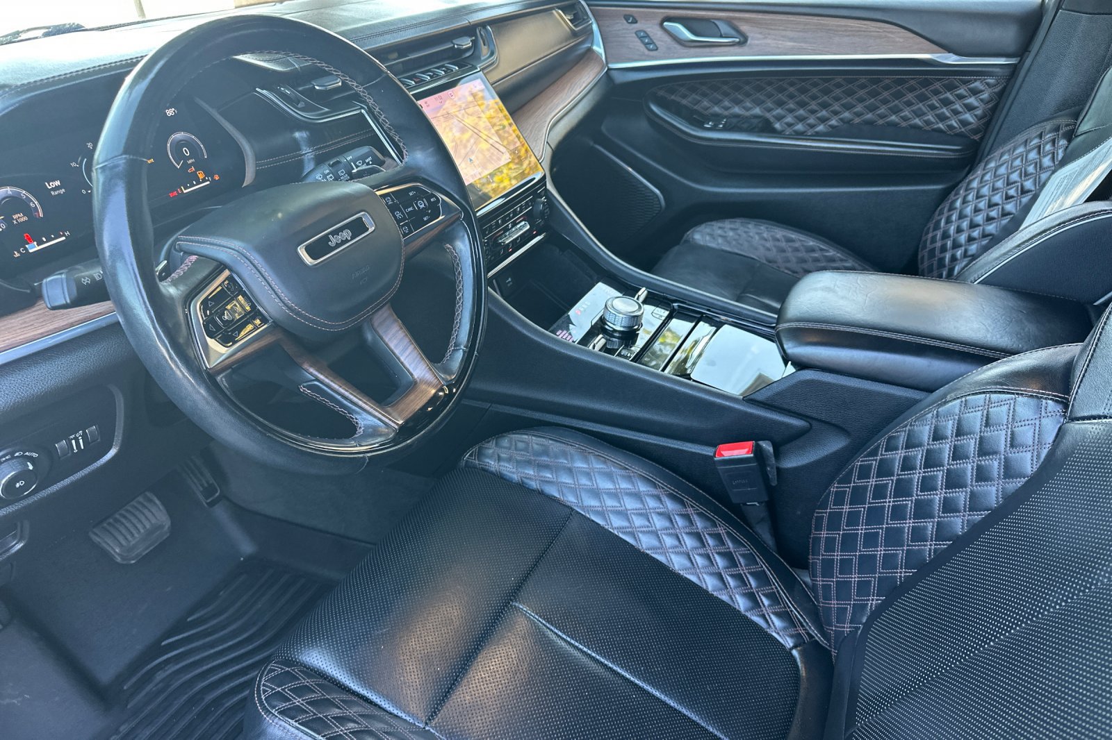 Used 2021 Jeep Grand Cherokee L Summit w/ Advanced Protech Group IV AWD/4WD image 10