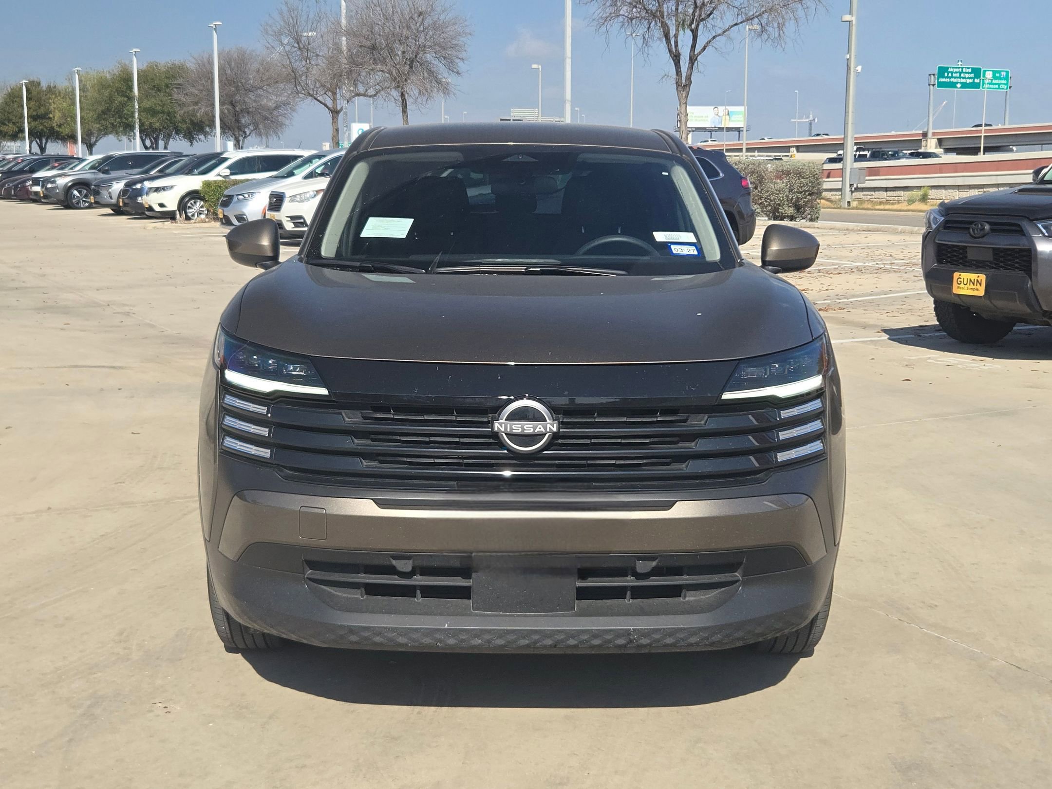 Used 2025 Nissan Kicks SV image 8