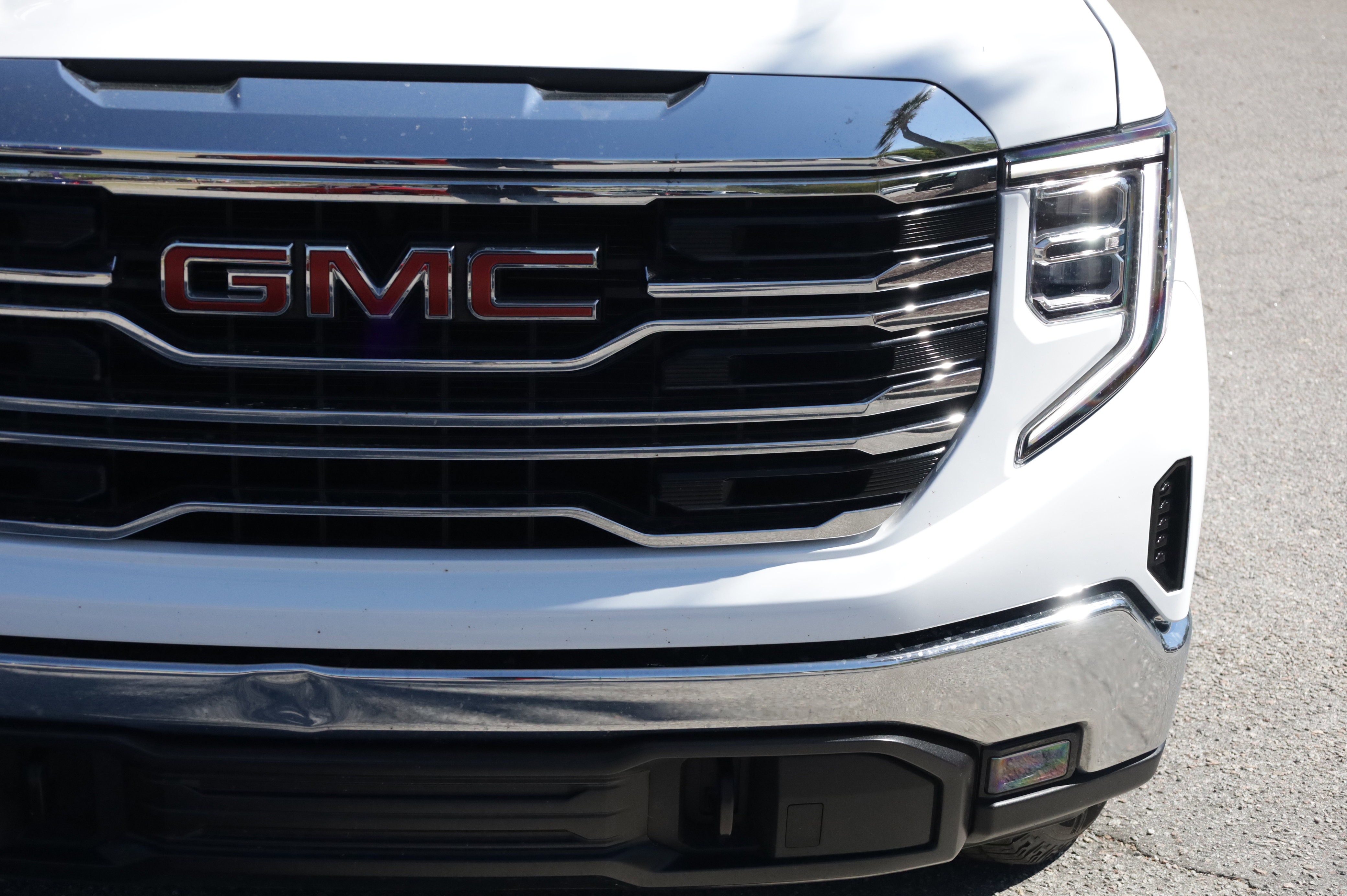 Used 2025 GMC Sierra 1500 SLT image 18