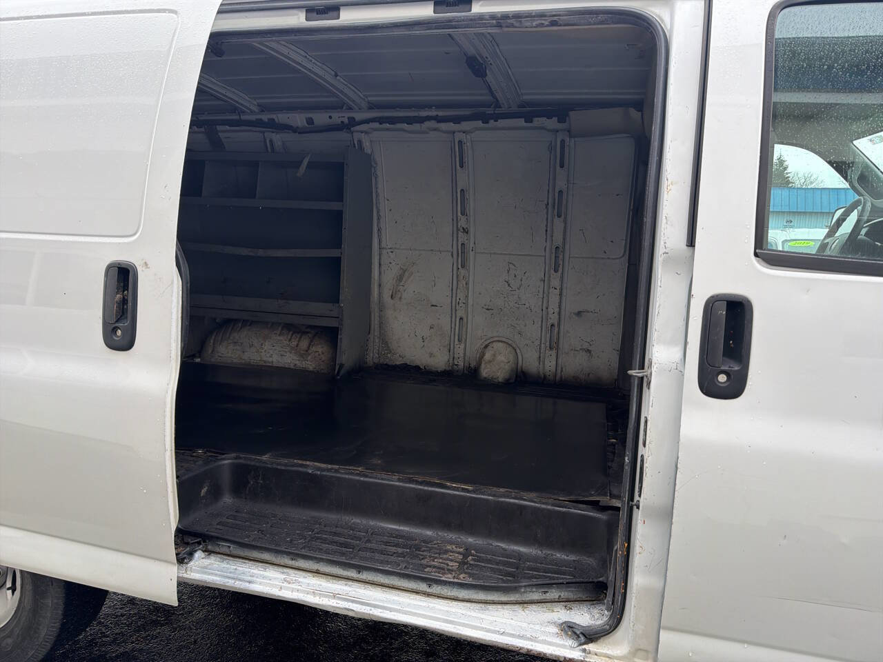 Used 2017 GMC Savana 2500 image 7