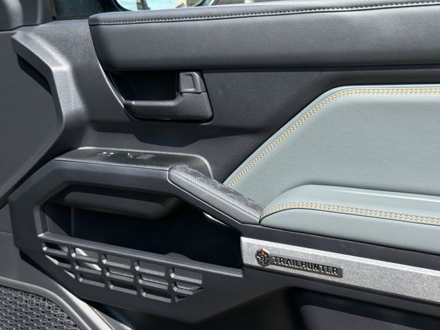 New 2026 Toyota 4Runner Trailhunter AWD/4WD image 32