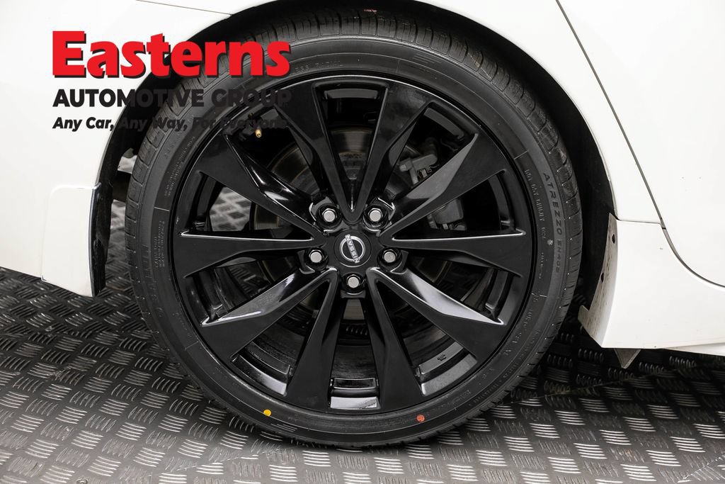 Used 2023 Nissan Maxima SR w/ Sport Mat Group FWD image 33