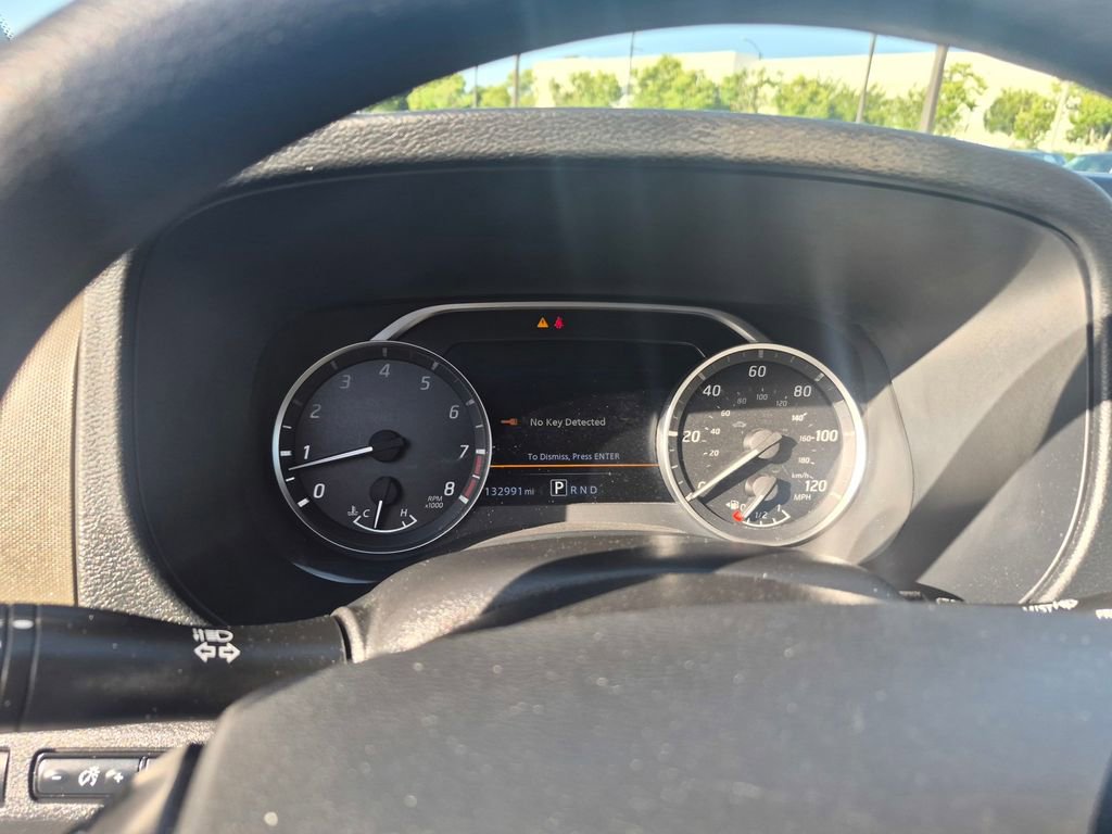 Used 2022 Nissan Frontier SV w/ Technology Package RWD image 16