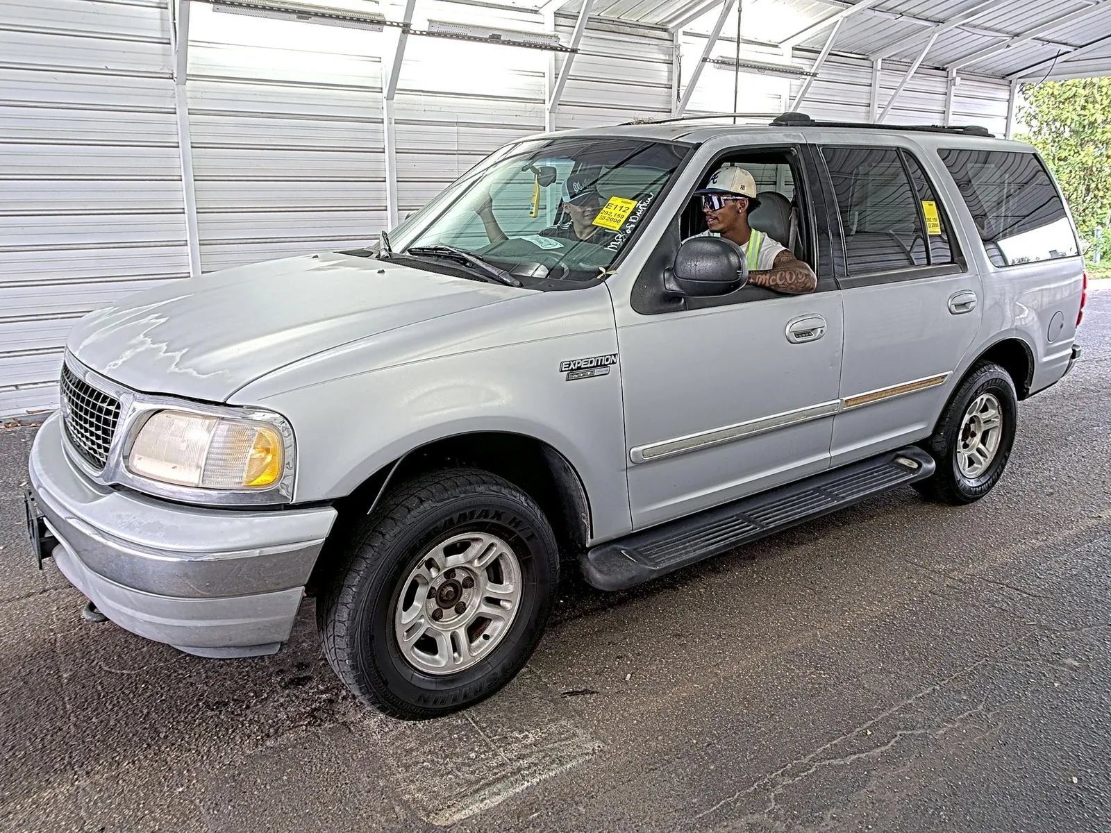 Used 2000 Ford Expedition XLT AWD/4WD image 1