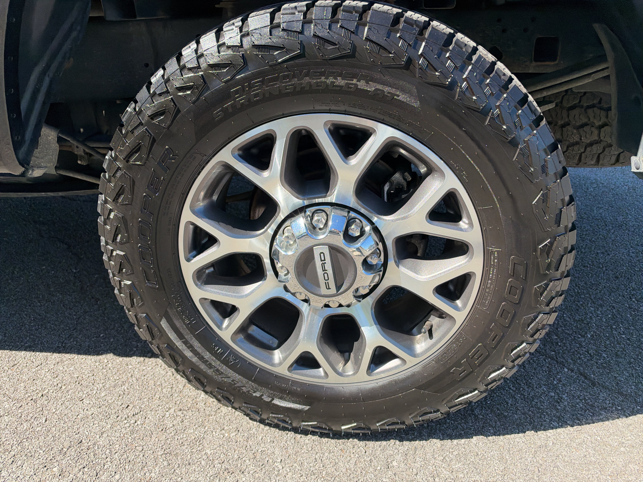 Used 2022 Ford F250 Lariat w/ Lariat Ultimate Package AWD/4WD image 34