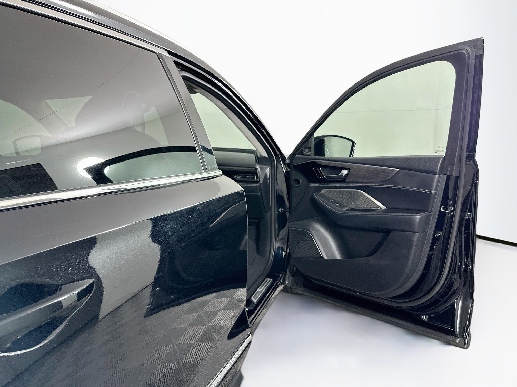 Used 2023 Acura MDX SH-AWD w/ Advance Package image 35