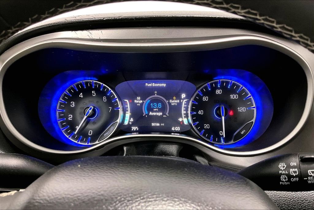 Used 2023 Chrysler Pacifica Touring-L FWD image 25