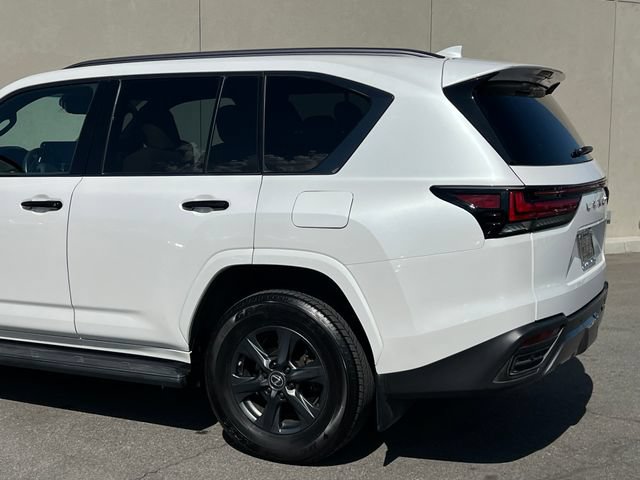 Used 2023 Lexus LX 600 4WD w/ Appearance Package image 7