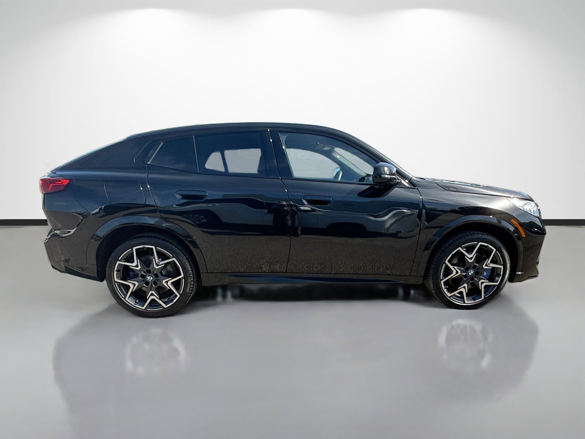 Used 2025 BMW X2 M35i image 2