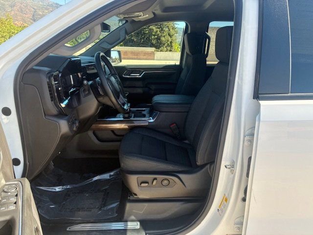 Used 2024 Chevrolet Silverado 1500 LT Trail Boss w/ Protection Package AWD/4WD image 11