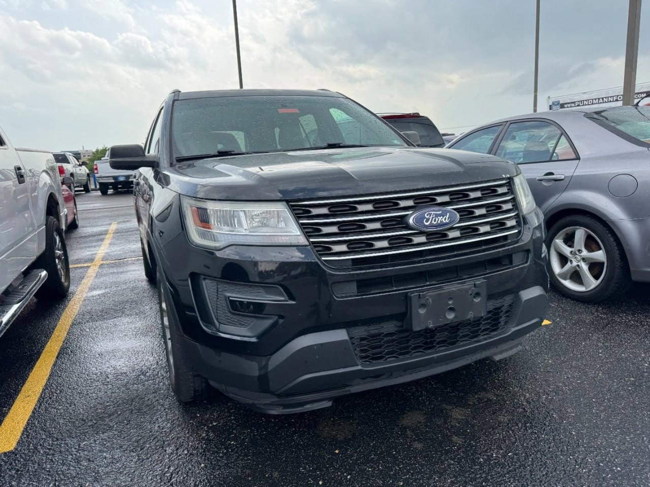 Used 2016 Ford Explorer FWD image 2